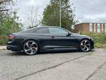 Everyday super :Audi RS5 Coupé 2.9 TFSI V6 Quattro Tiptronic - Mythos Black Metallic