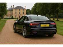 Everyday super :Audi RS5 Coupé 2.9 TFSI V6 Quattro Tiptronic - Mythos Black Metallic