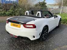 Abarth 124 Spider Corsa – Turin White