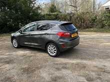 Ford Fiesta T EcoBoost MHEV Titanium 
