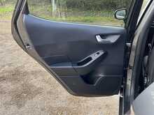 Ford Fiesta T EcoBoost MHEV Titanium 