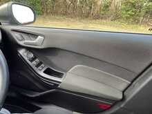 Ford Fiesta T EcoBoost MHEV Titanium 