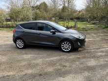 Ford Fiesta T EcoBoost MHEV Titanium 