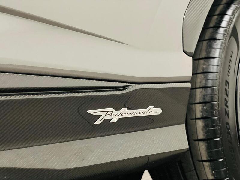 Lamborghini Urus V8 BiTurbo Performante - U400058300