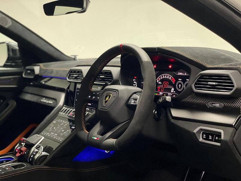 Lamborghini Urus V8 BiTurbo Performante - U400058300