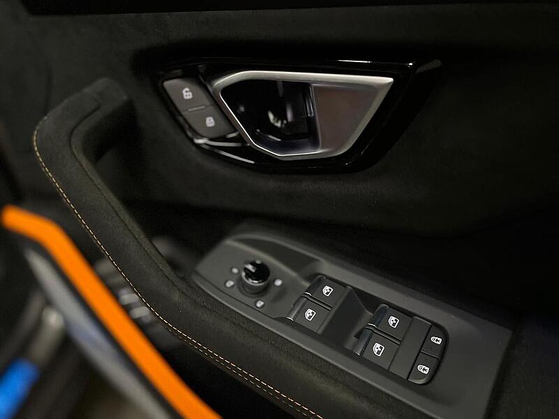 Lamborghini Urus V8 BiTurbo Performante - U400058300