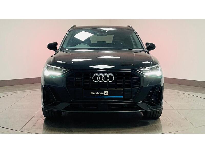 Audi Q3 TFSI Black Edition - U400058911