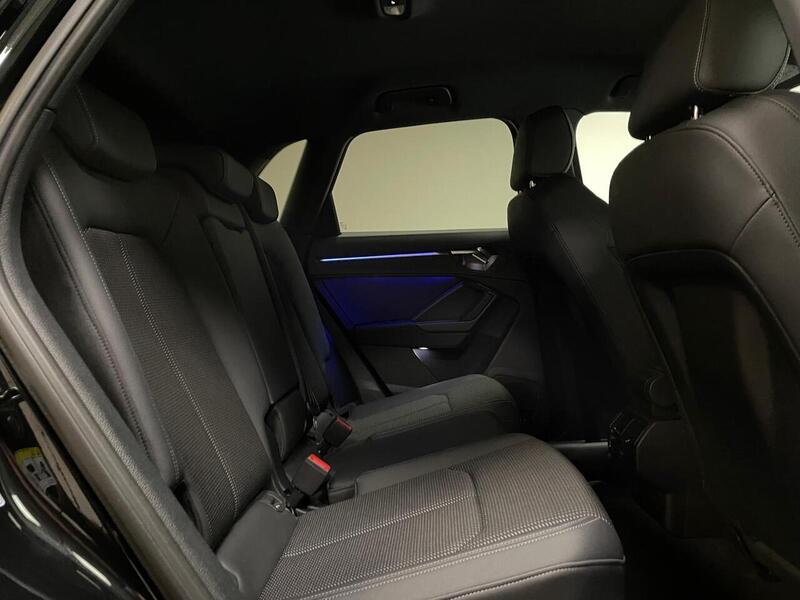 Audi Q3 TFSI Black Edition - U400058911