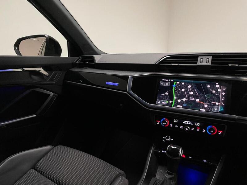 Audi Q3 TFSI Black Edition - U400058911