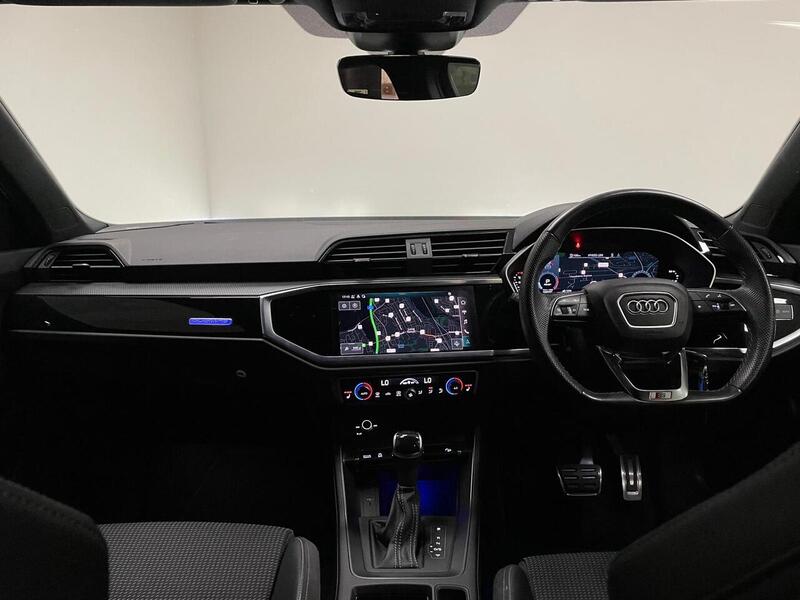 Audi Q3 TFSI Black Edition - U400058911