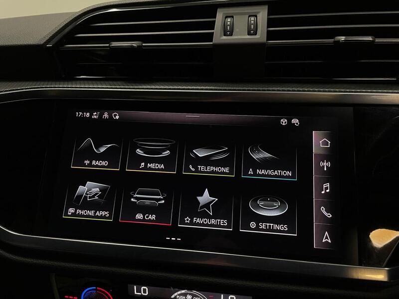 Audi Q3 TFSI Black Edition - U400058911