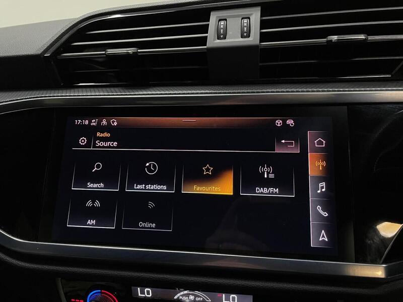 Audi Q3 TFSI Black Edition - U400058911