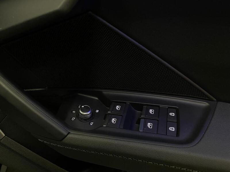 Audi S3 TFSI Black Edition - U400058919