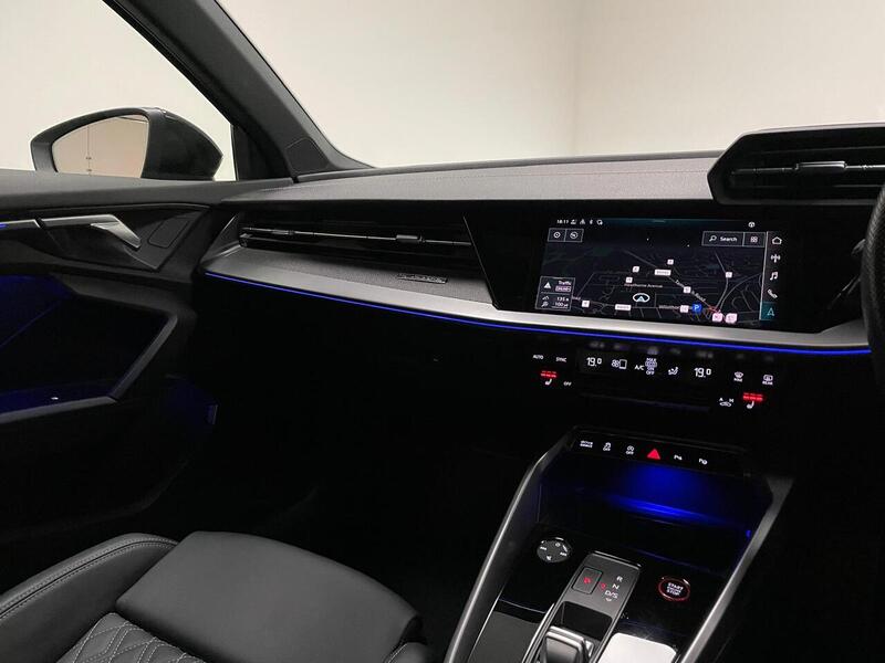 Audi S3 TFSI Black Edition - U400058919