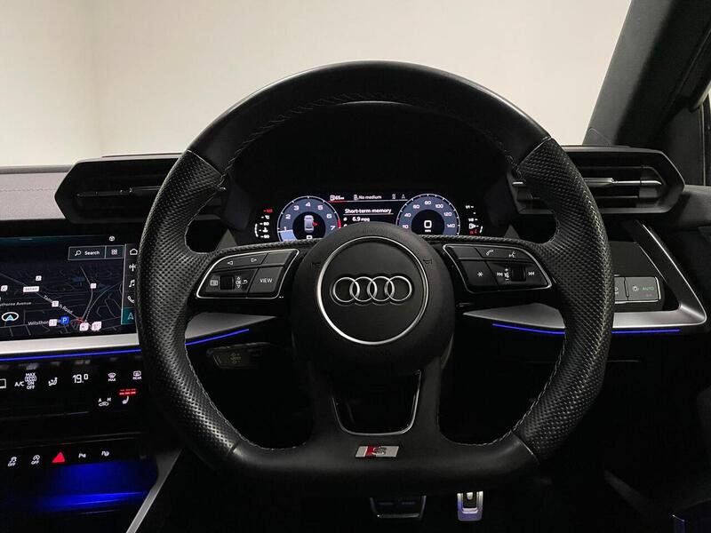 Audi S3 TFSI Black Edition - U400058919