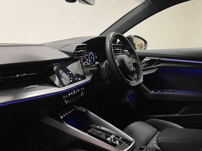 Audi S3 TFSI Black Edition - U400058919