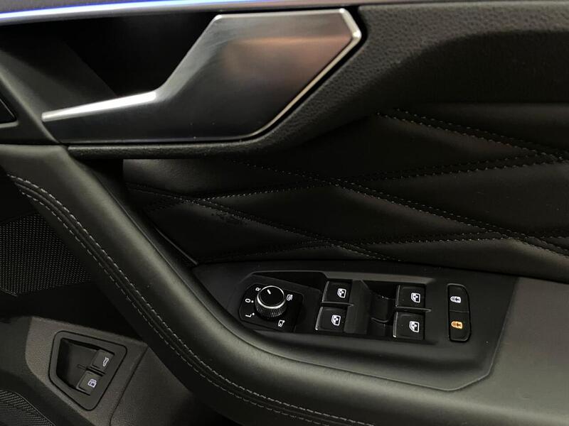 Volkswagen Touareg V6 TSI eHybrid R - U400059027