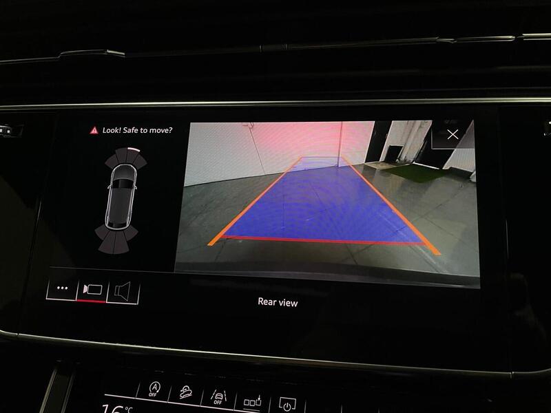 Audi Q8 TDI V6 S line - U400059040