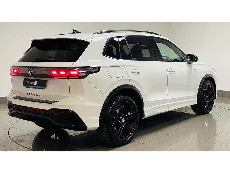 Volkswagen Tiguan eTSI MHEV R-Line Launch Edition - U400059053