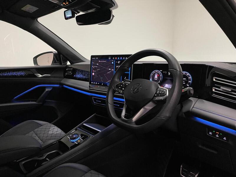 Volkswagen Tiguan eTSI MHEV R-Line Launch Edition - U400059053