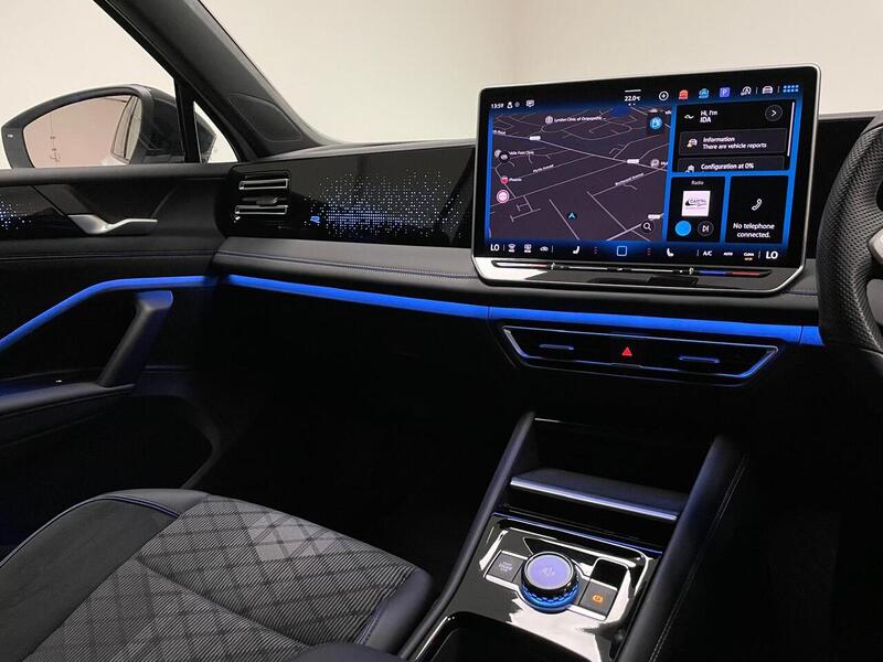 Volkswagen Tiguan eTSI MHEV R-Line Launch Edition - U400059053