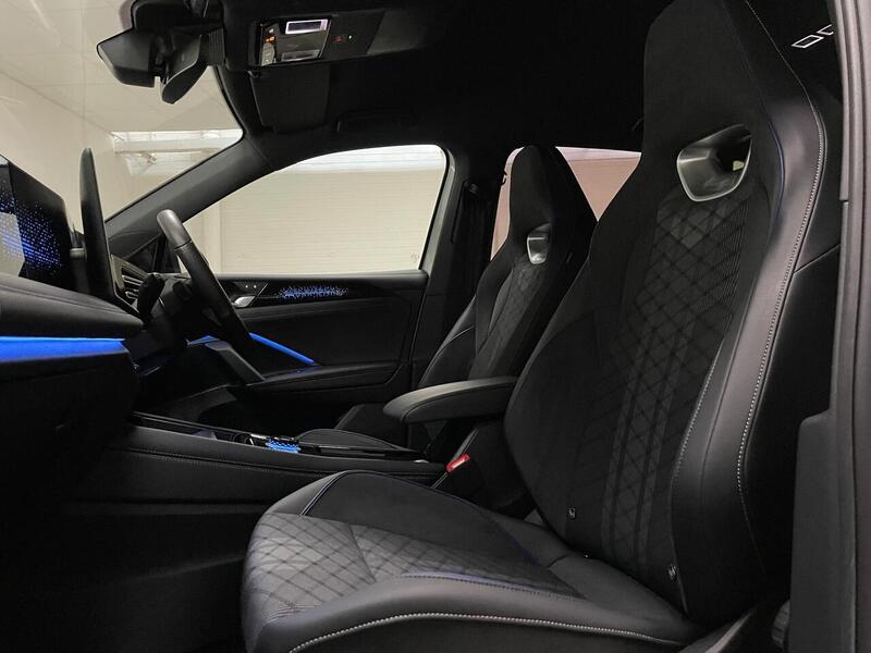 Volkswagen Tiguan eTSI MHEV R-Line Launch Edition - U400059053