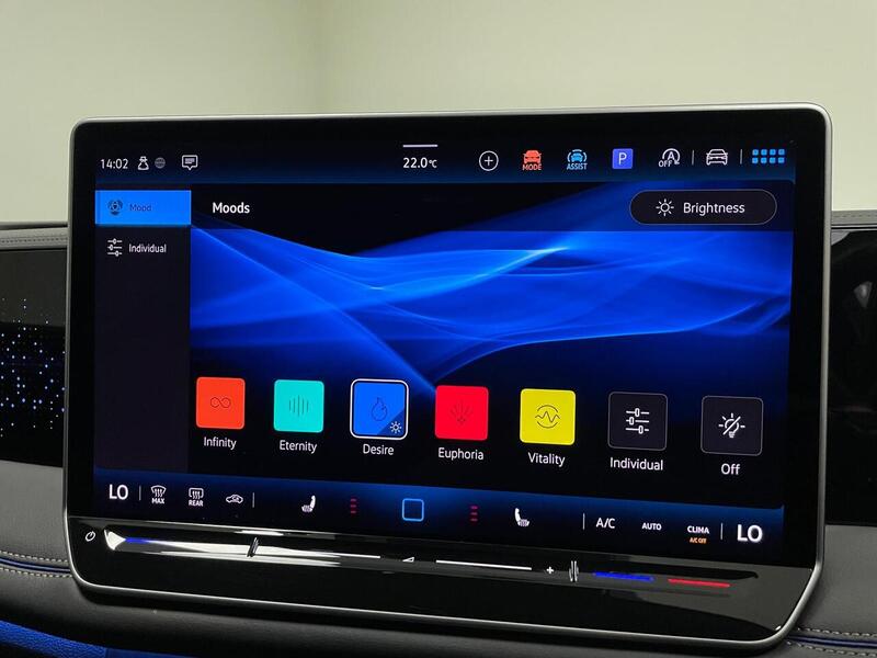 Volkswagen Tiguan eTSI MHEV R-Line Launch Edition - U400059053