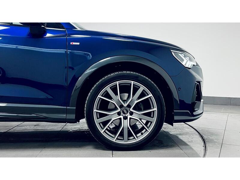 Audi Q3 TDI Vorsprung - U400059063