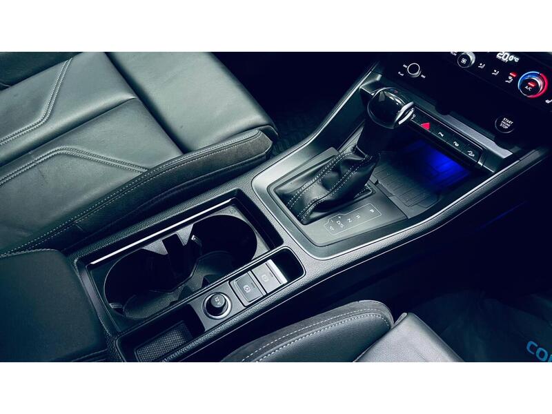 Audi Q3 TDI Vorsprung - U400059063