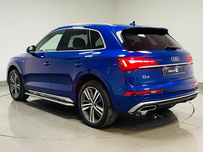 Audi Q5 TFSIe S line - U400059069