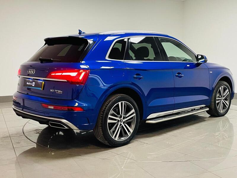 Audi Q5 TFSIe S line - U400059069