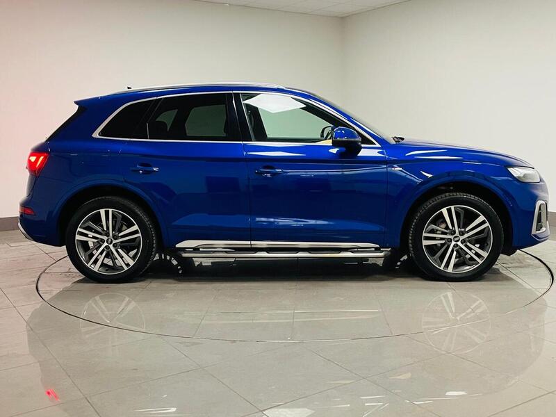 Audi Q5 TFSIe S line - U400059069