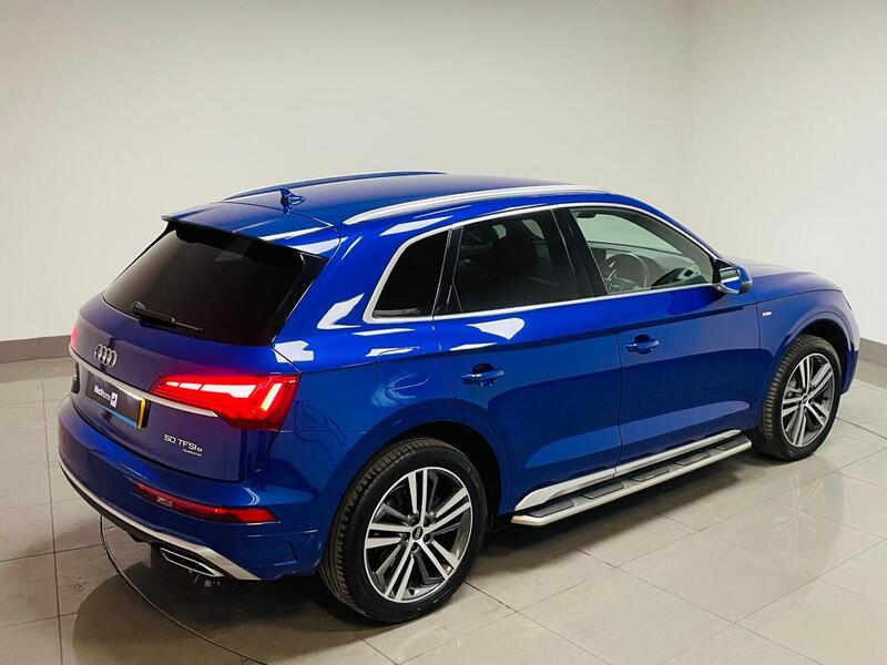 Audi Q5 TFSIe S line - U400059069