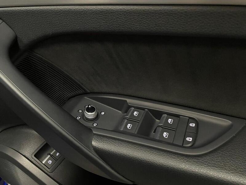 Audi Q5 TFSIe S line - U400059069