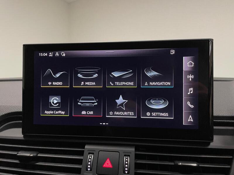 Audi Q5 TFSIe S line - U400059069