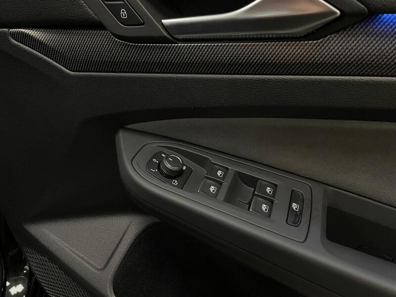 Volkswagen Golf TSI R Black Edition - U400059118