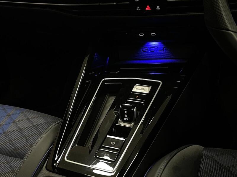 Volkswagen Golf TSI R Black Edition - U400059118