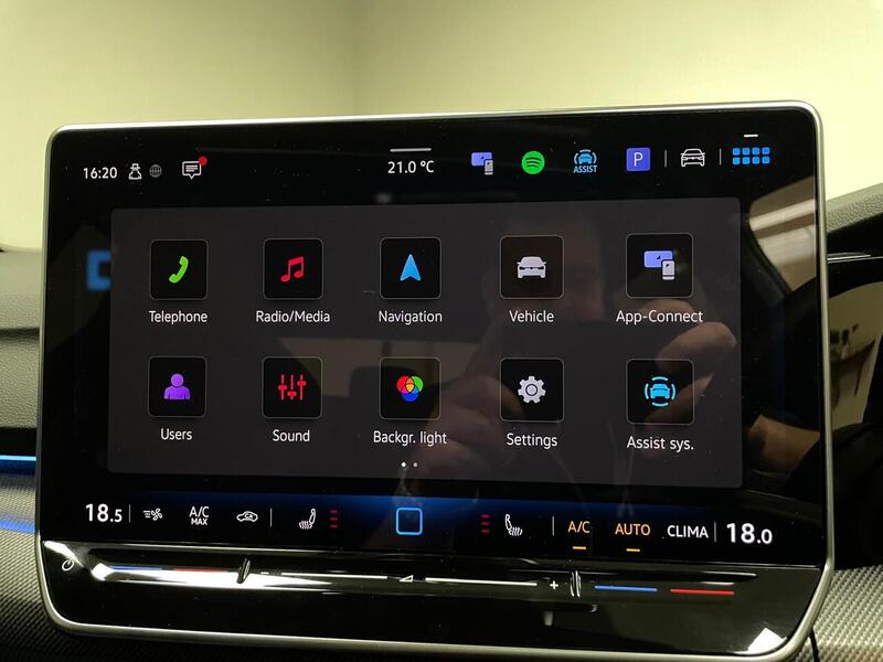 Volkswagen Golf TSI R Black Edition - U400059118