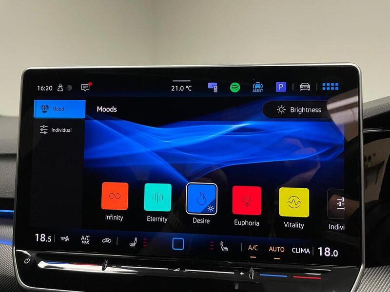 Volkswagen Golf TSI R Black Edition - U400059118