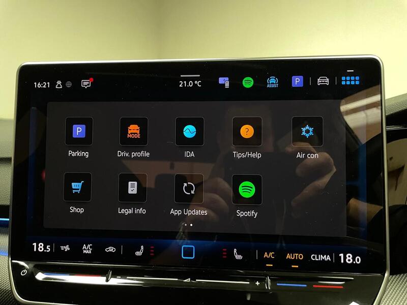 Volkswagen Golf TSI R Black Edition - U400059118