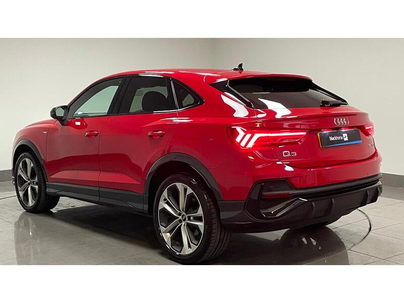 Audi Q3 TFSI CoD Black Edition - U400059120