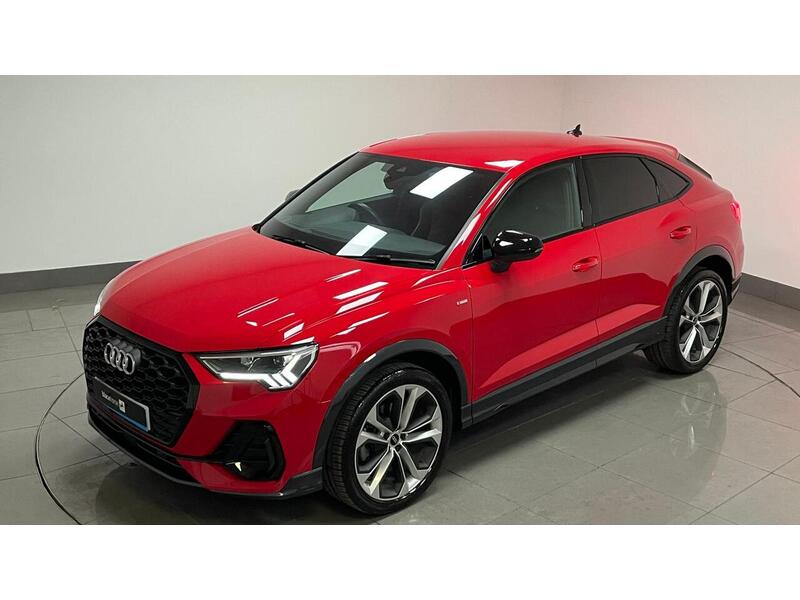 Audi Q3 TFSI CoD Black Edition - U400059120