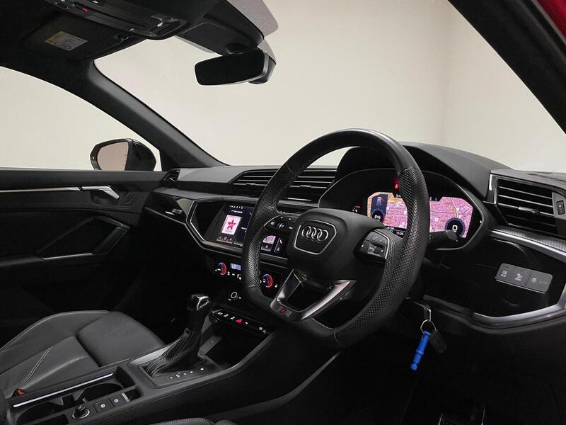 Audi Q3 TFSI CoD Black Edition - U400059120