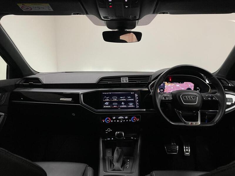 Audi Q3 TFSI CoD Black Edition - U400059120