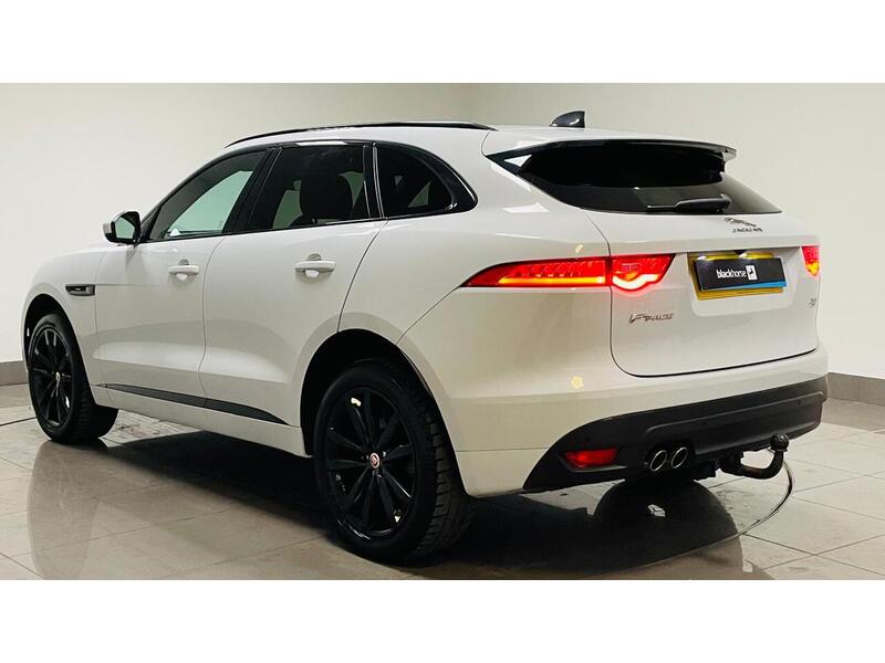 Jaguar F-PACE D180 Chequered Flag - U400059123