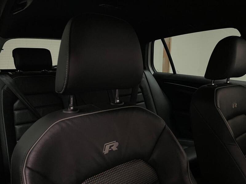 Volkswagen Golf TSI R - U400059140