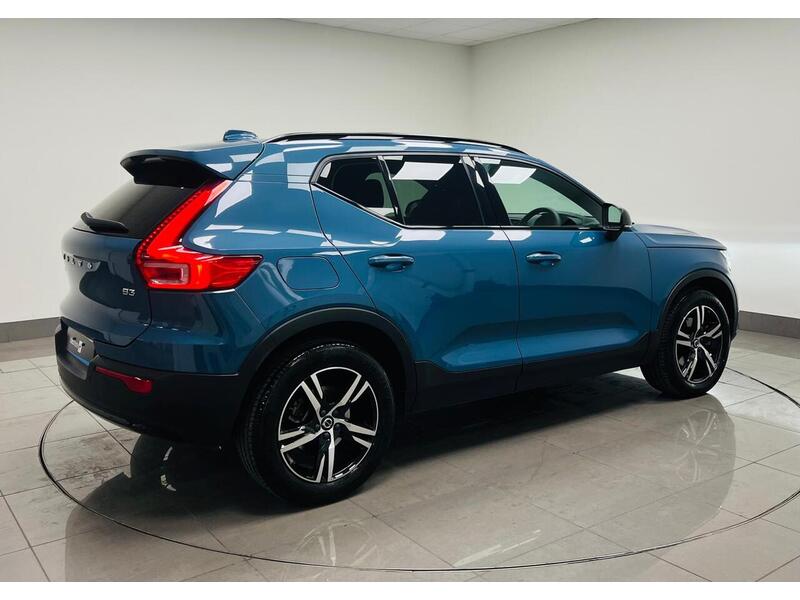 Volvo XC40 B3 MHEV Plus - U400059164