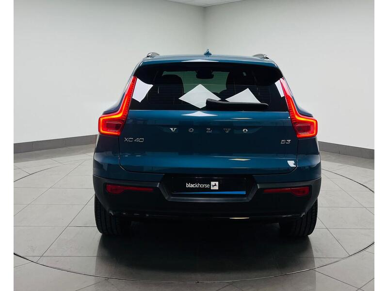 Volvo XC40 B3 MHEV Plus - U400059164