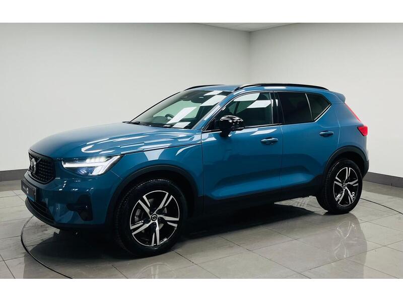 Volvo XC40 B3 MHEV Plus - U400059164