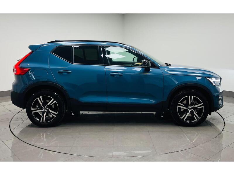 Volvo XC40 B3 MHEV Plus - U400059164